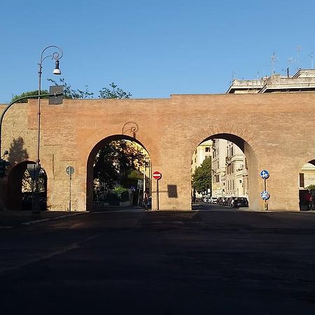 Termini Station Apartment Ai Due Cortili Presso Le Mura Aureliane Roma Ngoại thất bức ảnh